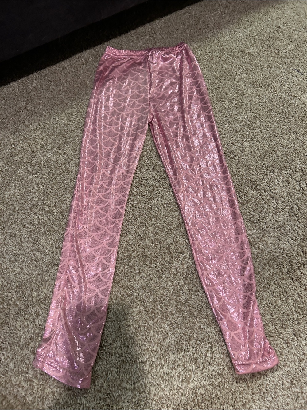 Pink Shimmery Mermaid Scale Pattern Leggings